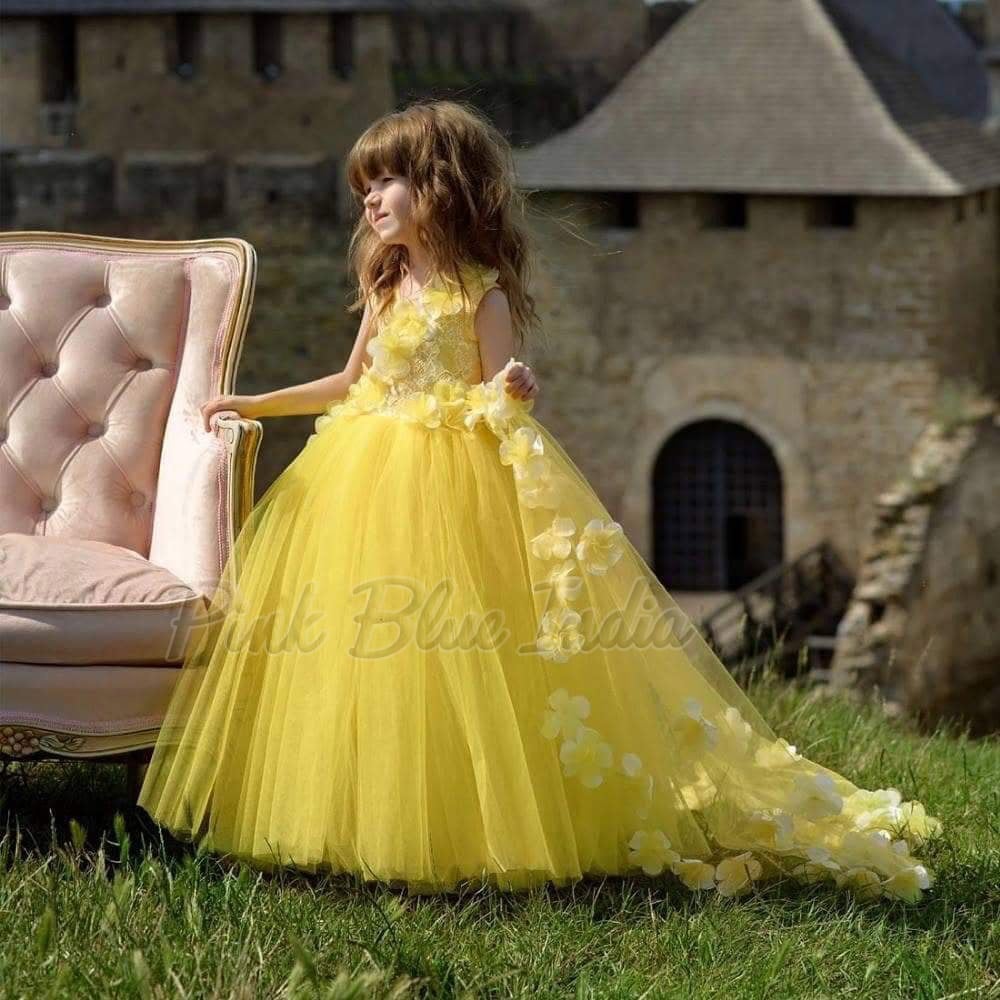 yellow dress girl